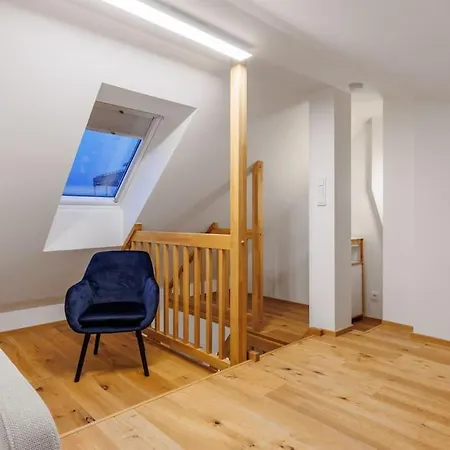 2 With Terrace And Free Parking Near Metro Apartment