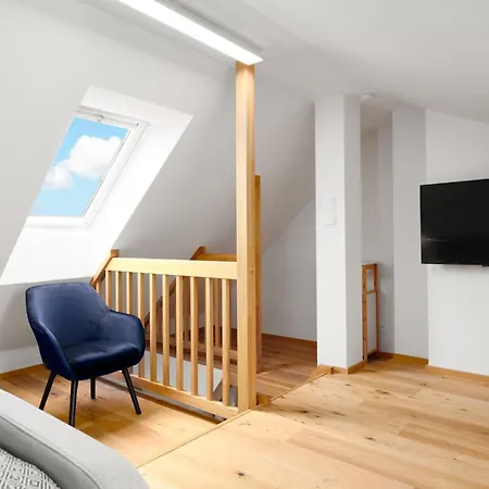 Apartment 2 With Terrace And Free Parking Near Metro Prague