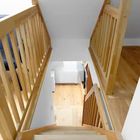 2 With Terrace And Free Parking Near Metro Apartment Prague