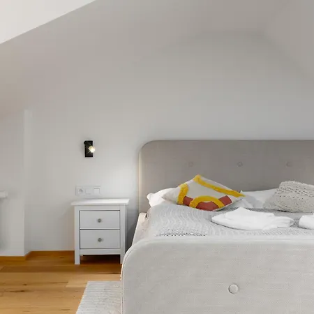 Apartment 2 With Terrace And Free Parking Near Metro *