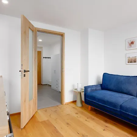 2 With Terrace And Free Parking Near Metro Apartment