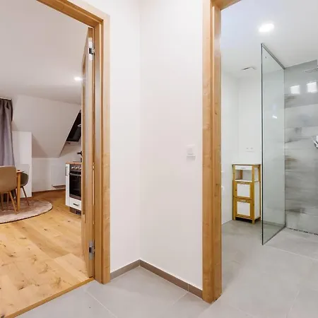 2 With Terrace And Free Parking Near Metro *