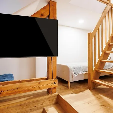 2 With Terrace And Free Parking Near Metro *